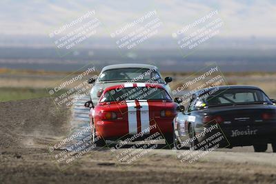 media/Oct-26-2025-CalClub SCCA (Sun) [[8ce1e69566]]/Group 5/Grapevine/